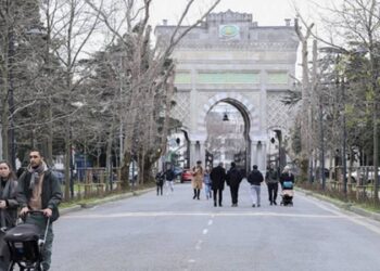 Bilime göre değil, tarikat ve gerici çevrelerin taleplerine göre şekillenmiş