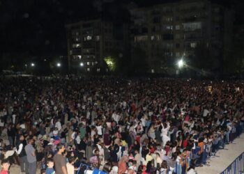 Binler Xecê ve Xêro Abbas konserinde bir araya geldi