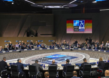 Brüksel'de Kritik NATO Zirvesi: Savunma Bakanları Masada