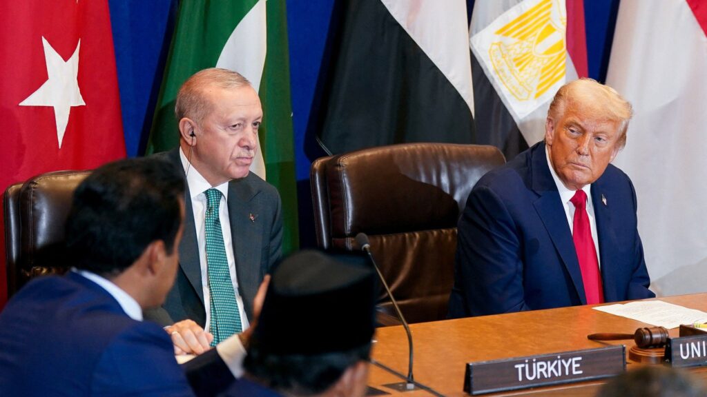 ÇEVİRİ | Ortadoğu liderleri Trump’ın Gazze planındaki sürpriz değişikliklere şaşırdı ama yine de destekliyor