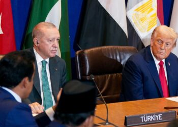 ÇEVİRİ | Ortadoğu liderleri Trump’ın Gazze planındaki sürpriz değişikliklere şaşırdı ama yine de destekliyor