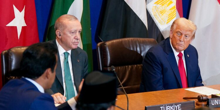 ÇEVİRİ | Ortadoğu liderleri Trump’ın Gazze planındaki sürpriz değişikliklere şaşırdı ama yine de destekliyor