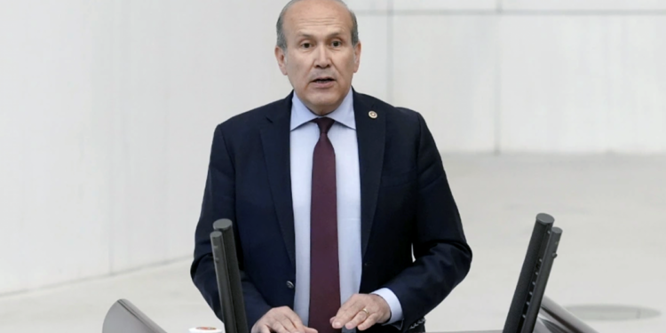 CHP: Komisyon İmralı'ya gidecekse TSK neden Irak ve Suriye'ye gidiyor