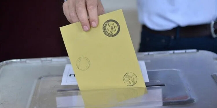 Cumhurbaşkanlığı/milletvekilliği seçimlerinde "milliyetçi oylar" belirleyici olacak