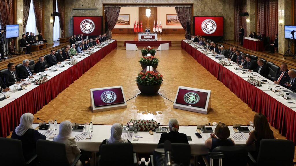 “Cumhuriyet'in 102. yılında: Nasıl birlikte yaşayacağız?”