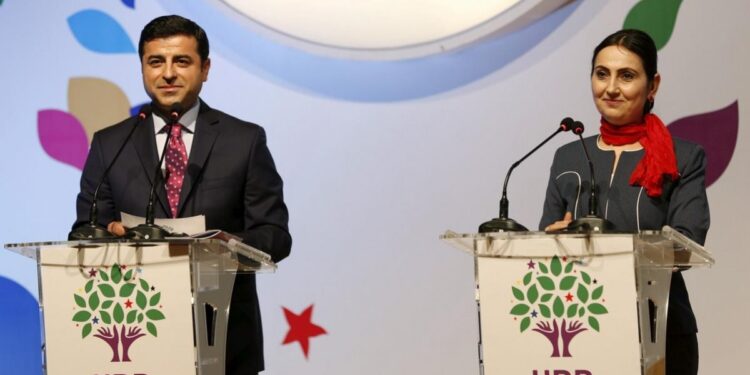 DEM Parti: AİHM kararları gereği Kobanê davası tutsakları tahliye edilmeli