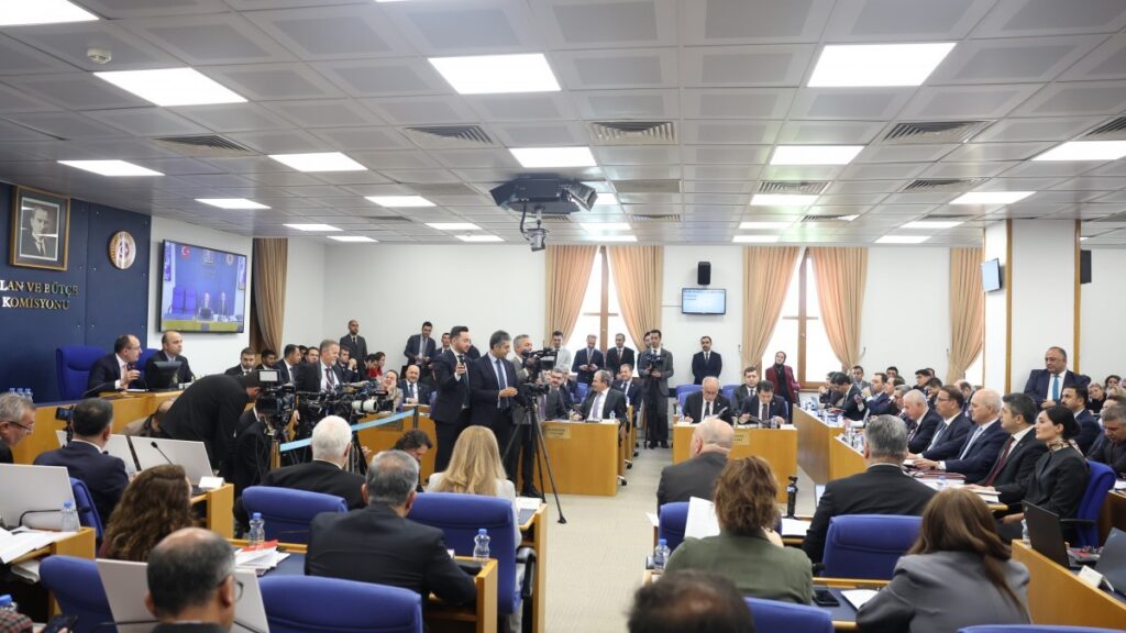 DEM Parti'den Meclis'te Kürtçe tercüman bulundurma teklifi