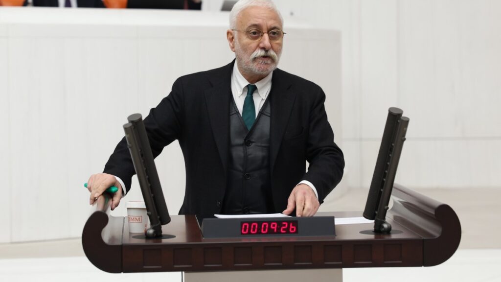 DEM Partili Oluç: Tezkere süreç ile örtüşmüyor