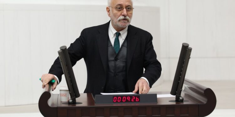 DEM Partili Oluç: Tezkere süreç ile örtüşmüyor