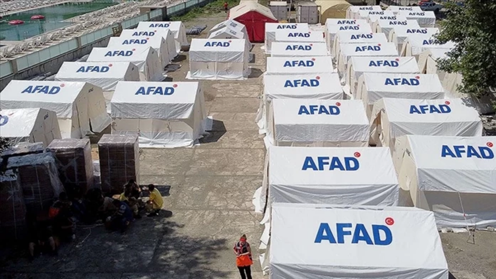 'Depremzedeler Çadırlarda Kalıyor' İddiasına Jet Yanıt!