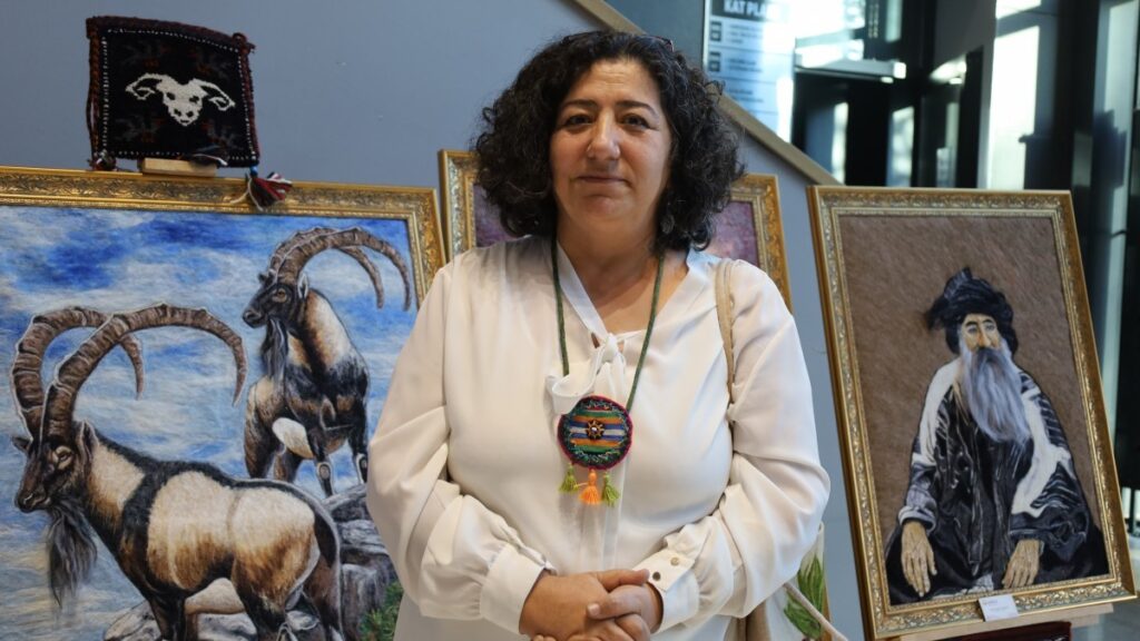 Dêrsim kültürünü keçeyle nakşetti