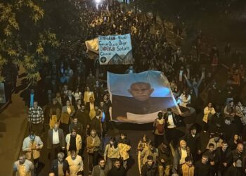 Diyarbakır’da "Öcalan’a özgürlük" yürüyüşüne biber gazlı müdahale