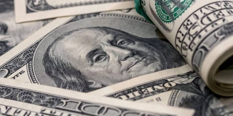 Dolar ve Euro Yeniden Zirveye Göz Dikti! Dolar Kaç TL Oldu, Euro Ne Kadar? İşte 27 Ekim Pazartesi Güncel Döviz Kurları