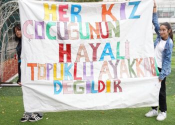 Dünya Kız Çocukları Günü'nde futbol turnuvası