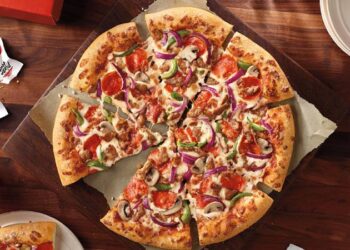 Dünyaca ünlü pizza zinciri krizde: Onlarca şubesine kilit vurdu