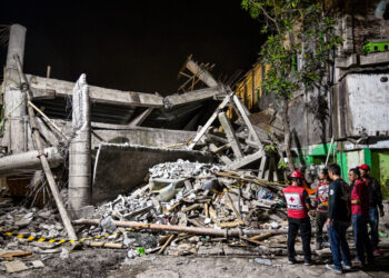 Endonezya’da okul faciası: 91 kişi enkaz altında kaldığı tahmin ediliyor