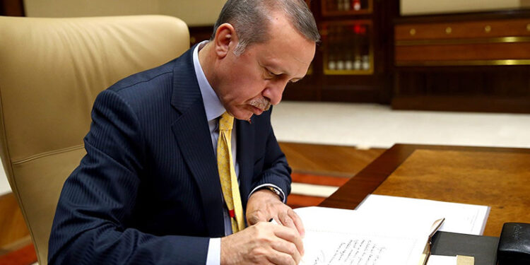 Erdoğan imzaladı; 22 isim ve 17 kuruluşun mal varlıkları donduruldu