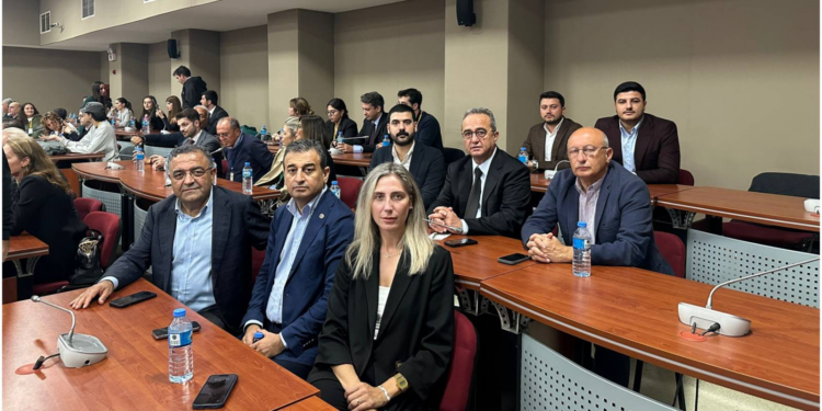 Fatih Altaylı'nın 'kaçma şüphesi' iddiasıyla tutuklanması Türkiye'de ifade ve basın özgürlüğünün durumunu ortaya koyuyor