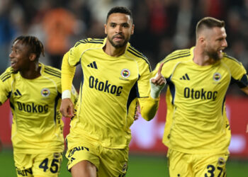 Fenerbahçe Zorlu Gaziantep Deplasmanında Gol Olup Yağdı!