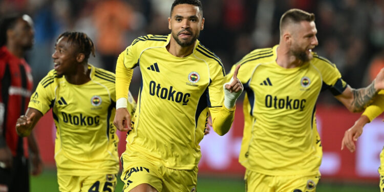 Fenerbahçe Zorlu Gaziantep Deplasmanında Gol Olup Yağdı!