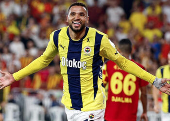 Fenerbahçe'de En-Nesyri Bardağı Taşırdı! Defteri Kapattı