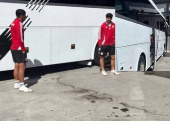 Futbolcular Tesiste Rehin Kaldı... Nedeni Yürek Burktu!