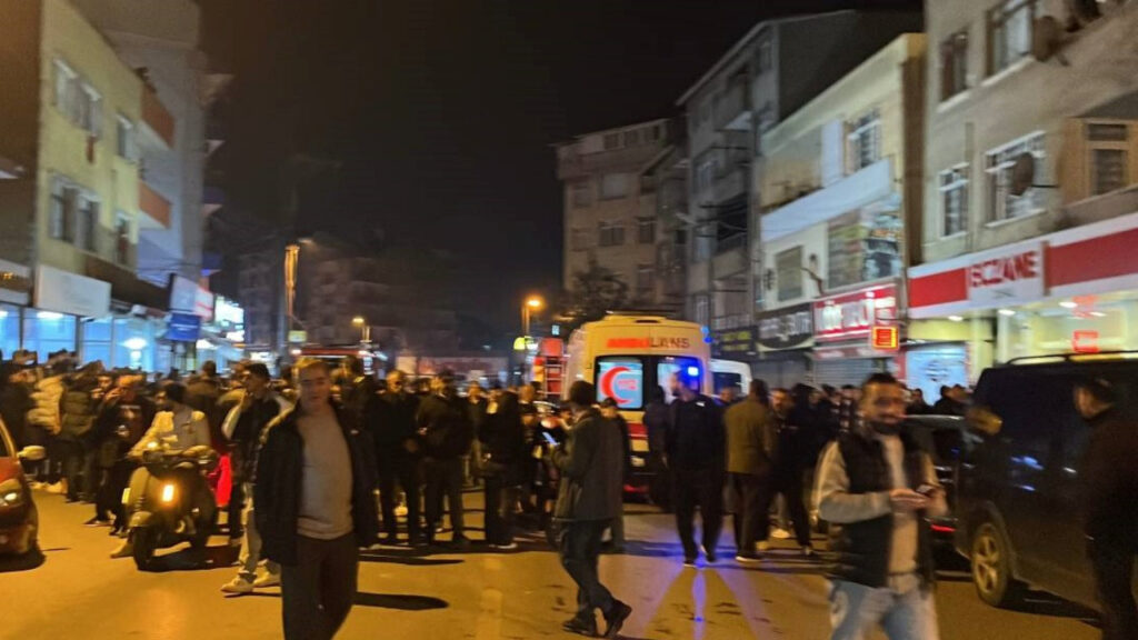 Gebze’de Kabus Sürüyor! Çöken Binaya 100 Metre Mesafede...