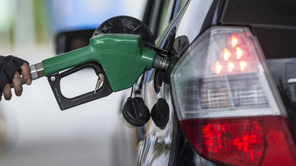 Gece Yarısı Sessiz Zam! Akaryakıt Tabelası Değişti