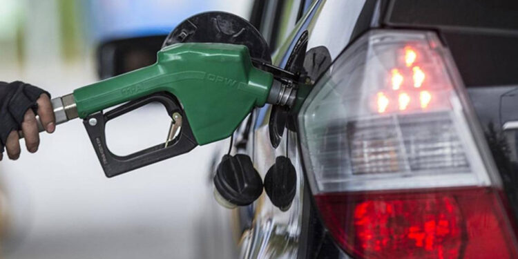 Gece Yarısı Sessiz Zam! Akaryakıt Tabelası Değişti