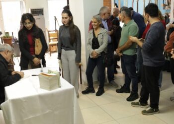 Gürsel Karaaslan okurlarıyla imza gününde buluştu