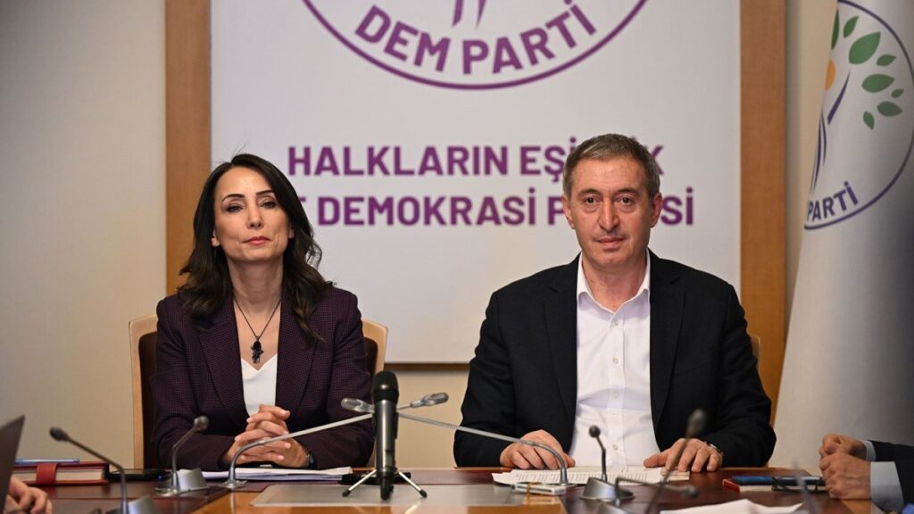 Hatimoğulları ve Bakırhan akil insanlarla bir araya geldi