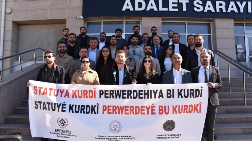 Hukuk kurumlarından Kürtçeye resmî statü talebi