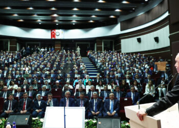 İktidara Yakın Sabah Gazetesinden İddia: Bugün 7 Belediye Başkanı AKP'ye Katılacak