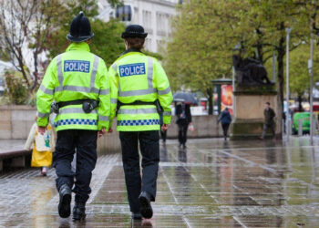 İngiltere Manchester'da Sinagog Önünde Bıçaklı Saldırı: 1 Ölü, 4 Yaralı