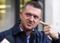 İsrailli Bakan ırkçı Tommy Robinson’u davet etti, Britanyalı Yahudiler ayağa kalktı