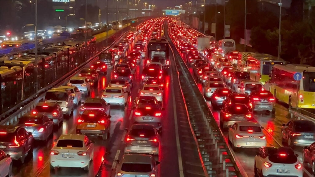 İstanbul’da Trafik Felç Oldu!