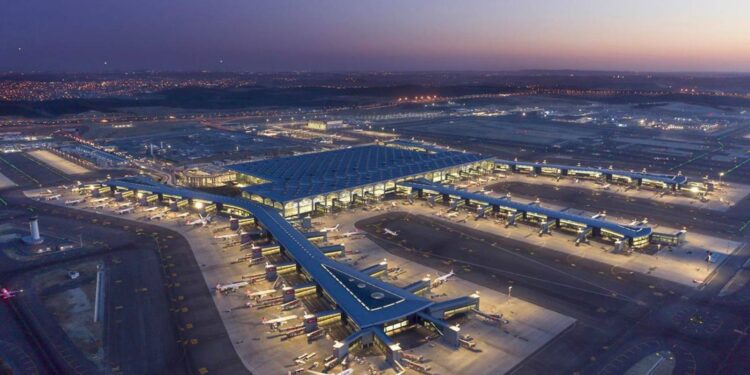 İstanbul'daki havalimanlarında uçan yolcu sayısı Türkiye nüfusunu aştı