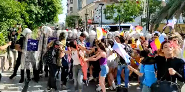 İzmir Barosu LGBTİ+ Hakları Komisyonu'nun yasak kararının iptalini istediği dava görüldü