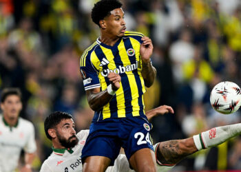 Kadıköy'de Zafer Fenerbahçe'nin! Kanarya, Nice'i İki Golle Devirdi