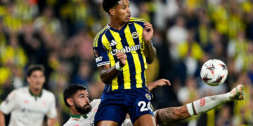 Kadıköy'de Zafer Fenerbahçe'nin! Kanarya, Nice'i İki Golle Devirdi