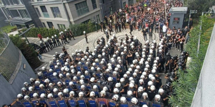 Kayyım Ablukası Paylaşımları Suç Sayıldı... 20 Kişiye Dava!