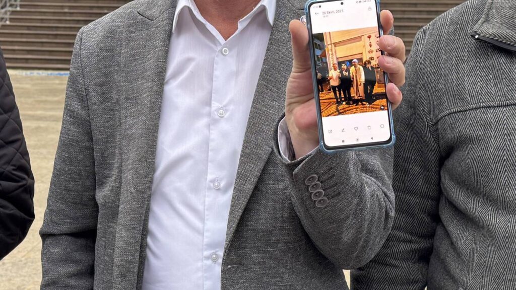 Kostüm balosuna imam cübbesiyle katılan kişi hakkında suç duyurusu