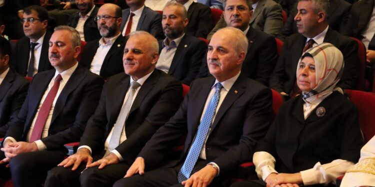 Kurtulmuş Amed’de: Bu sefer başaracağız