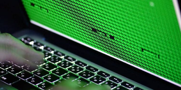 Kurum içi bilgilendirme e-postası, yanlış bir dağıtım listesine gönderilmiş