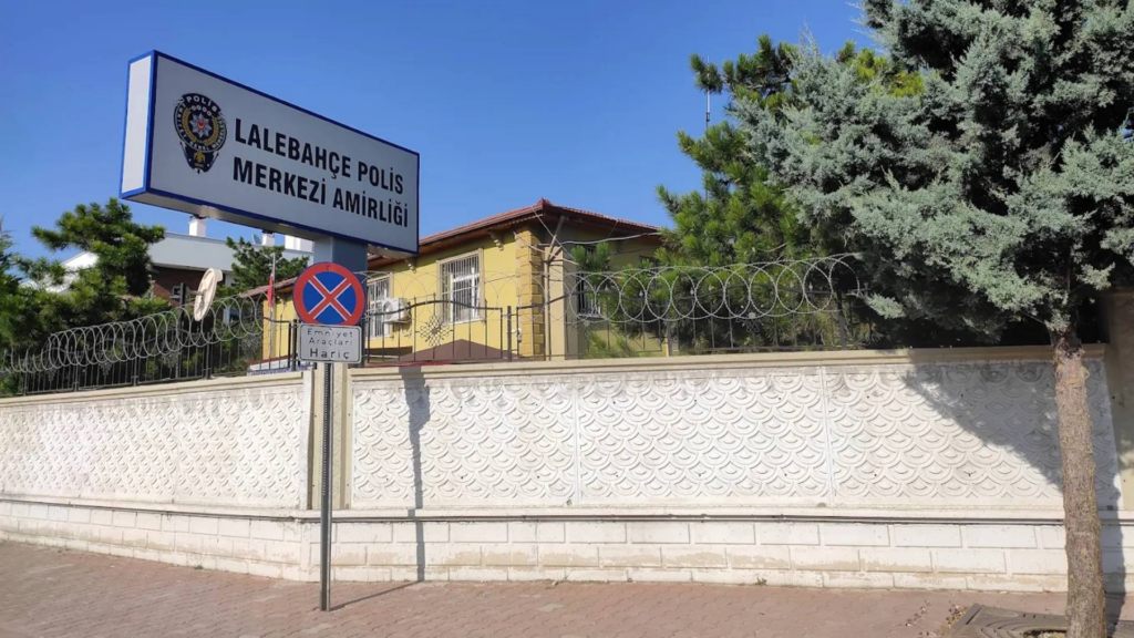 Kuzenini taciz ettiği öne sürülen kişiyi, polis merkezinde bıçaklayarak öldürdü; EGM'den açıklama geldi!