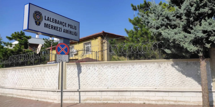 Kuzenini taciz ettiği öne sürülen kişiyi, polis merkezinde bıçaklayarak öldürdü; EGM'den açıklama geldi!