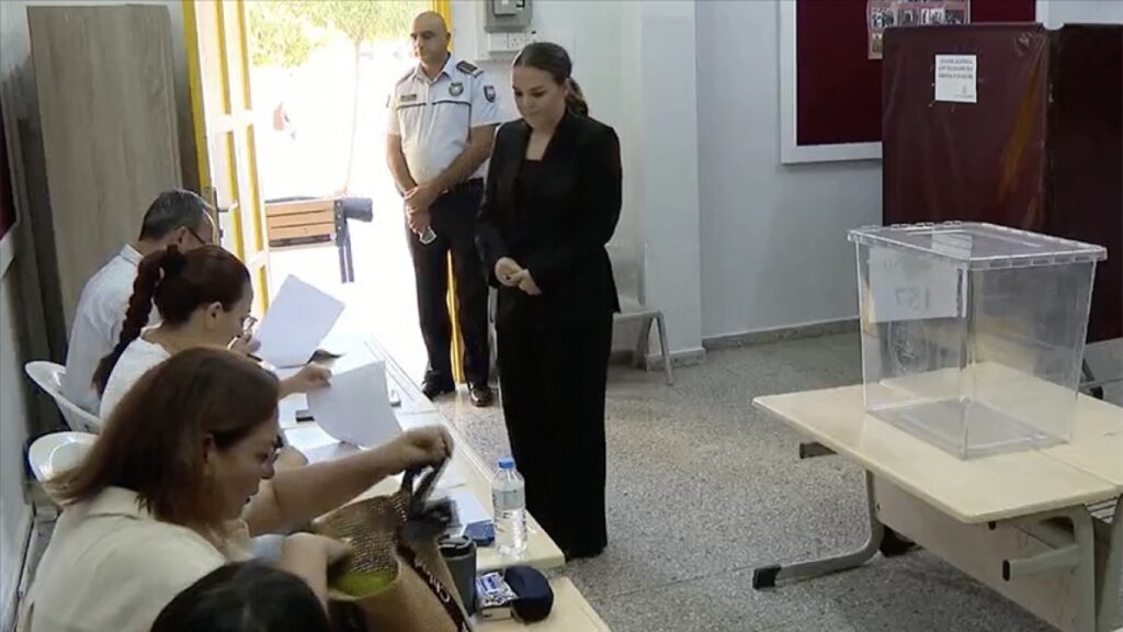 Kuzey Kıbrıs’ta halk sandık başında