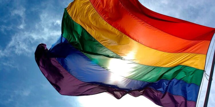 LGBTİ+'lara ceza öngören yasa teklifleri gündem dahi edilmemeli