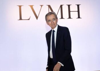 Louis Vuitton'un sahibi Bernard Arnault servetini bir günde 19 milyar dolar artırdı
