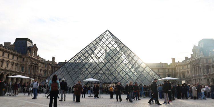 Louvre Soygunun Kritik Gelişme: İtiraf Ettiler Ama Mücevherler Hala Kayıp